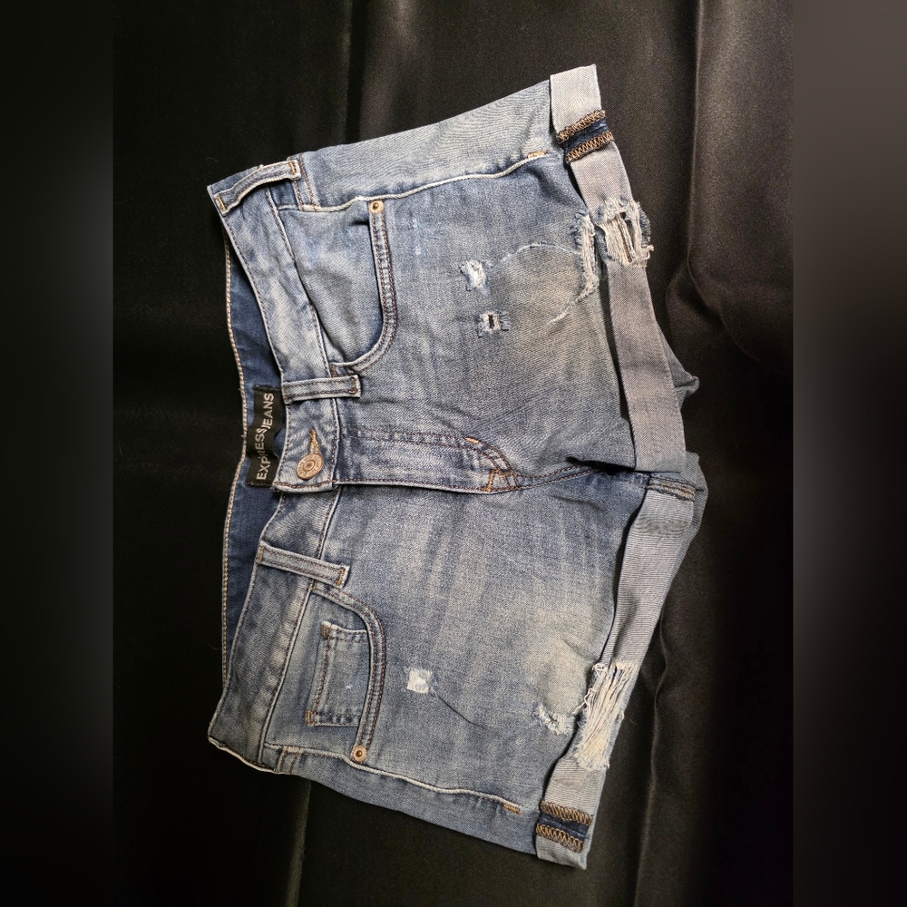 Express Shorts
